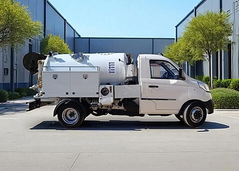 Gebrauchte Fahrzeuge für die Abfluss-, Rohr- und Kanalreinigung.