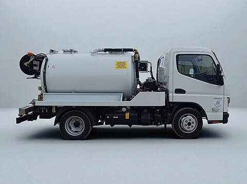 Foto von Kanalreinigungs-Lkw FUSO 3S15 - Low Combi