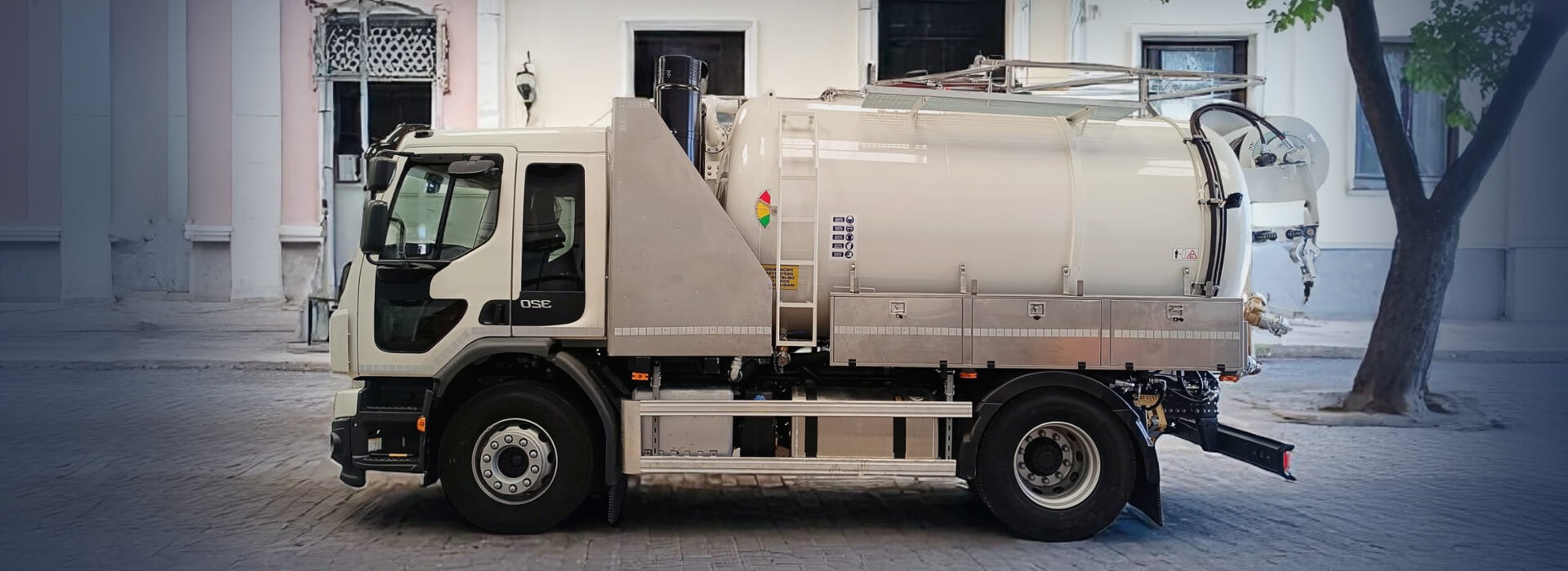 Hochdruckspülfahrzeuge und Saugfahrzeuge für die industrielle Reinigung